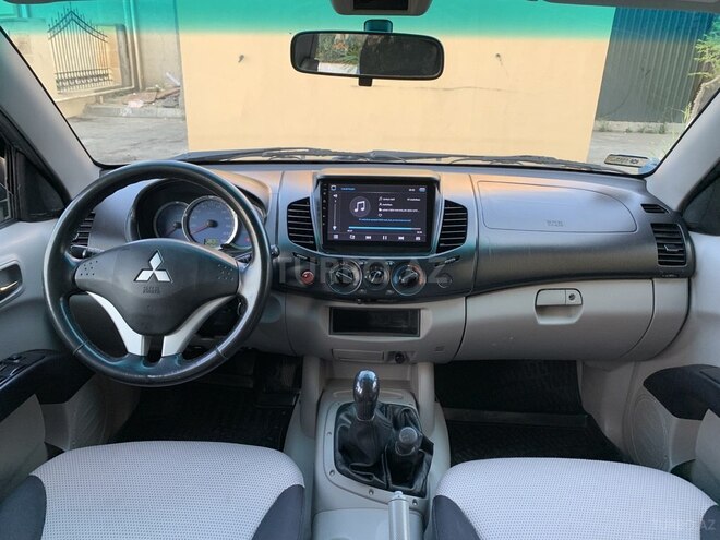 Mitsubishi L200 2010, 192,350 km - 2.5 l - Bakı