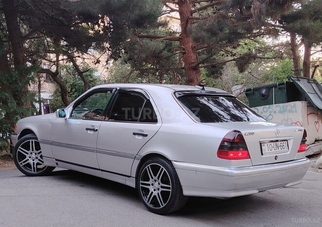 Mercedes C 200