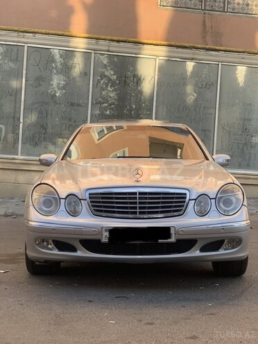 Mercedes E 240