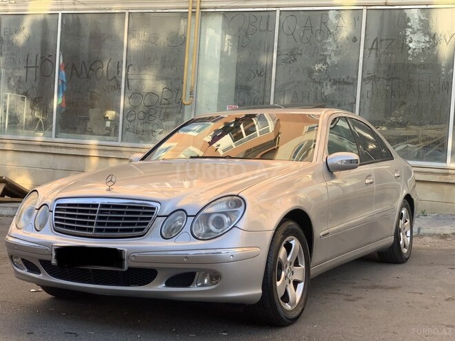 Mercedes E 240