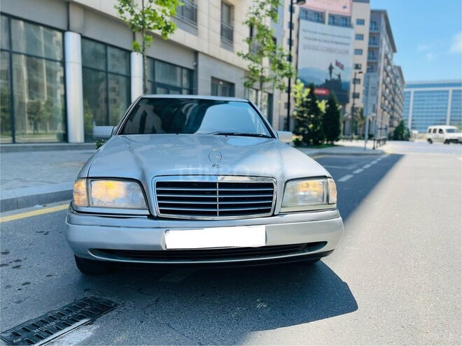 Mercedes C 200