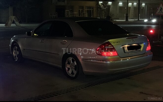 Mercedes E 240