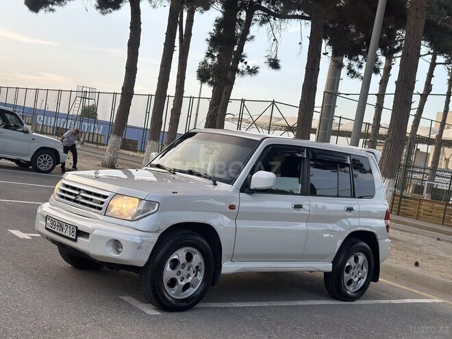 Mitsubishi Pajero io