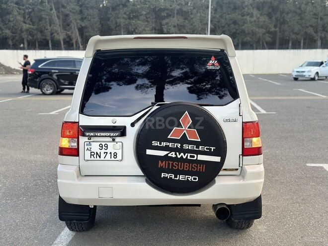 Mitsubishi Pajero io