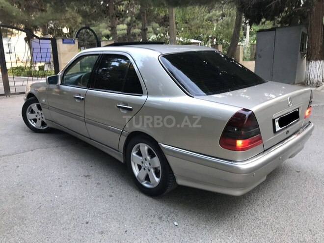 Mercedes C 240