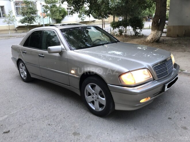 Mercedes C 240