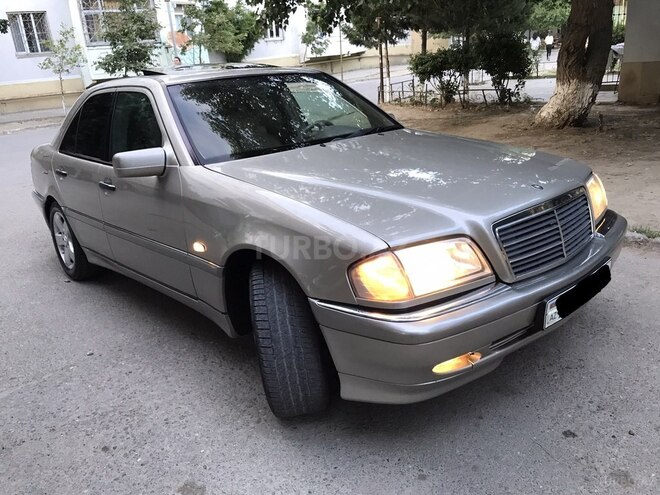 Mercedes C 240