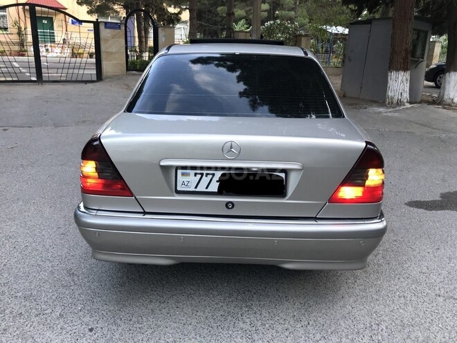 Mercedes C 240