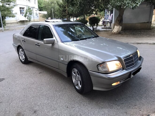 Mercedes C 240