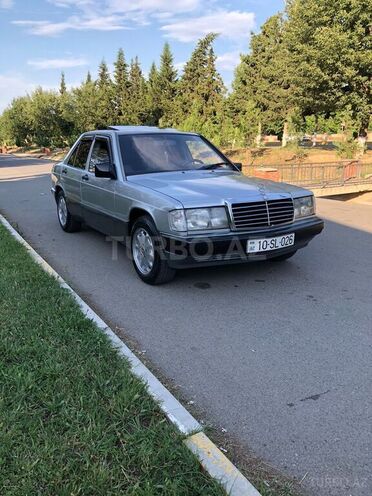 Mercedes 190