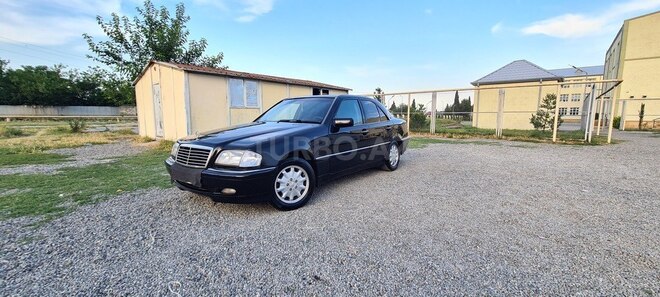 Mercedes C 180