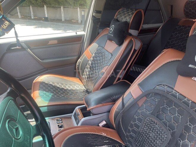 Mercedes E 220 1994, 387,000 km - 2.2 l - Beyləqan