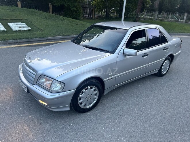 Mercedes C 240