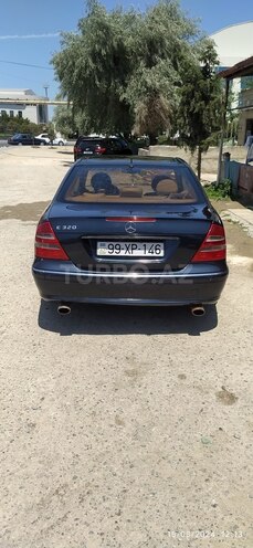 Mercedes E 320