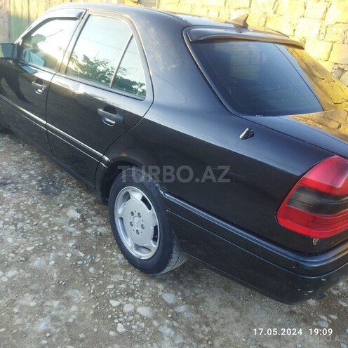 Mercedes C 180