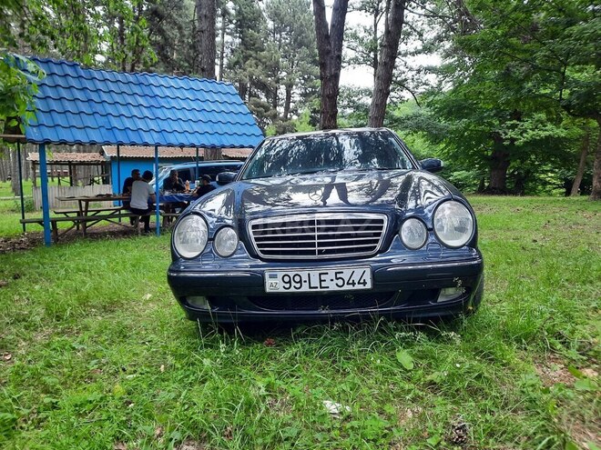 Mercedes E 320