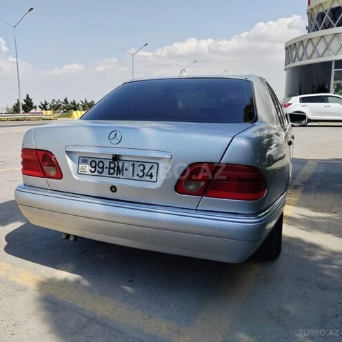 Mercedes E 220 d 1999, 437,148 km - 2.2 л - Kürdəmir