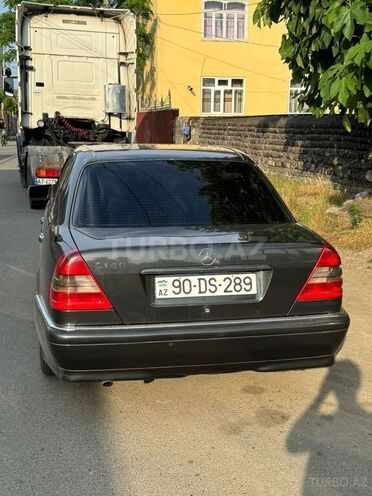 Mercedes C 200