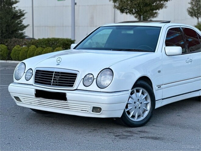 Mercedes E 240