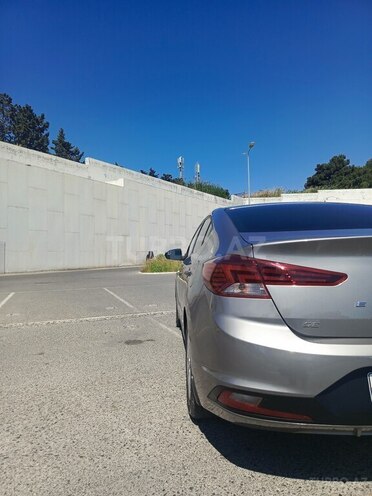 Hyundai Elantra 2019, 80,000 km - 2.0 l - Bakı