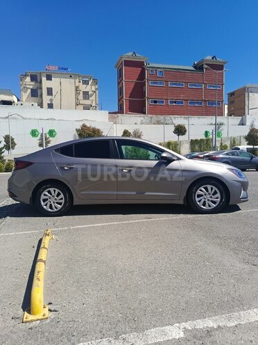 Hyundai Elantra 2019, 80,000 km - 2.0 l - Bakı