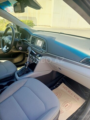 Hyundai Elantra 2019, 80,000 km - 2.0 l - Bakı
