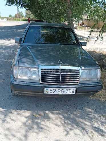 Mercedes E 230 1998, 457,000 km - 2.3 l - Salyan