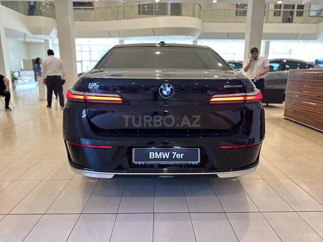 BMW i7