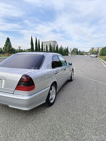 Mercedes C 240