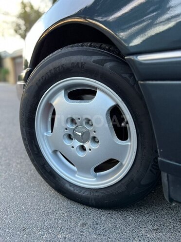 Mercedes C 230 1997, 352,000 km - 2.3 l - Bakı