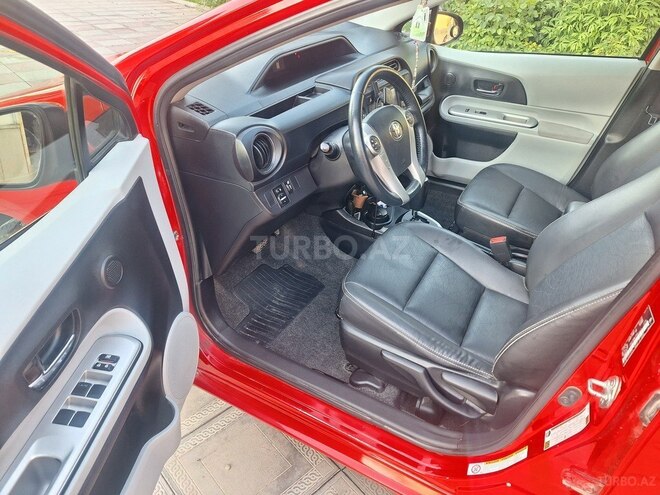 Toyota Prius C 2013, 225,378 km - 1.5 l - Sumqayıt