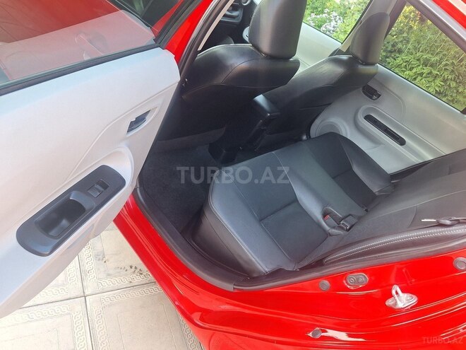 Toyota Prius C 2013, 225,378 km - 1.5 l - Sumqayıt