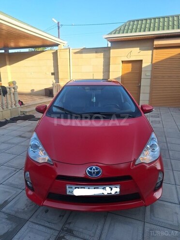 Toyota Prius C 2013, 225,378 km - 1.5 l - Sumqayıt
