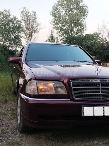 Mercedes C 200