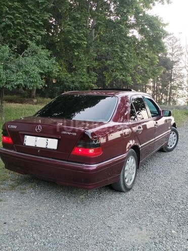 Mercedes C 200