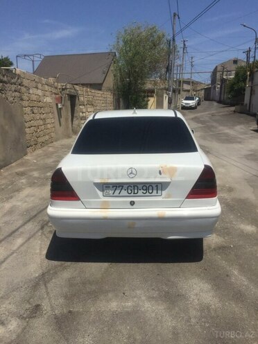 Mercedes C 240