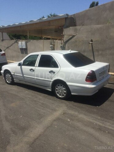 Mercedes C 240