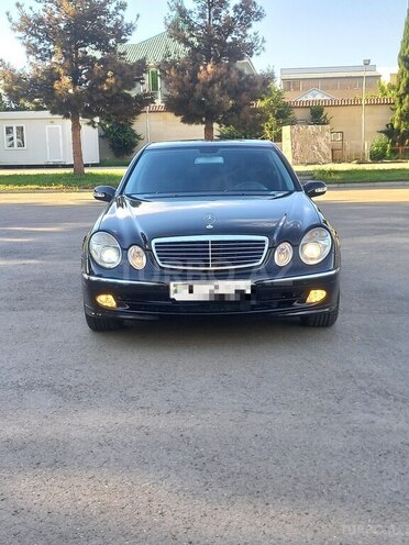 Mercedes E 240