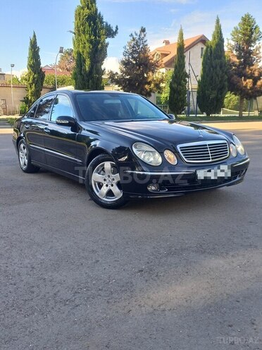 Mercedes E 240