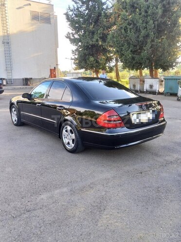 Mercedes E 240