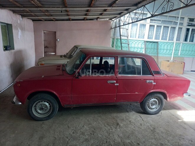 LADA (VAZ) 21011