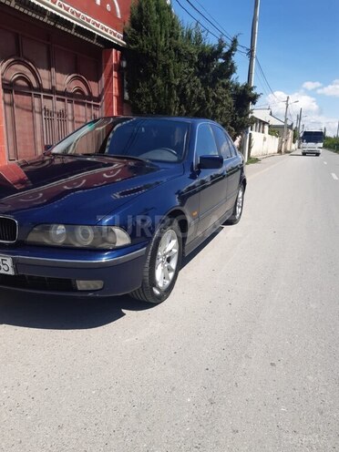 BMW 528