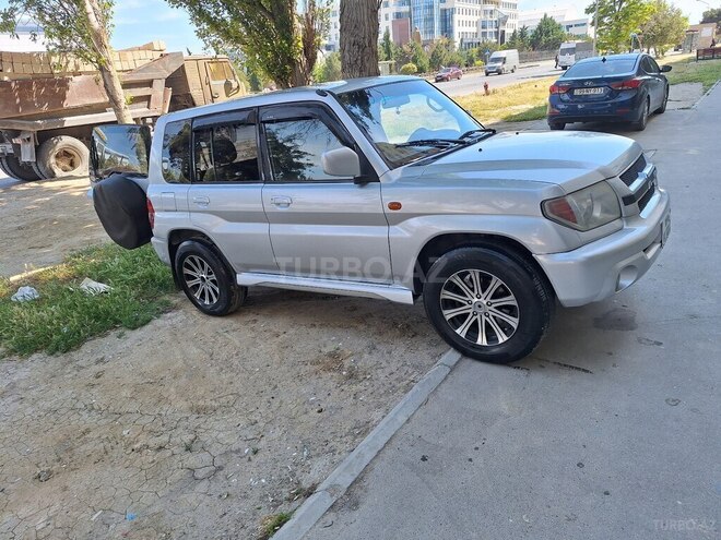 Mitsubishi Pajero io