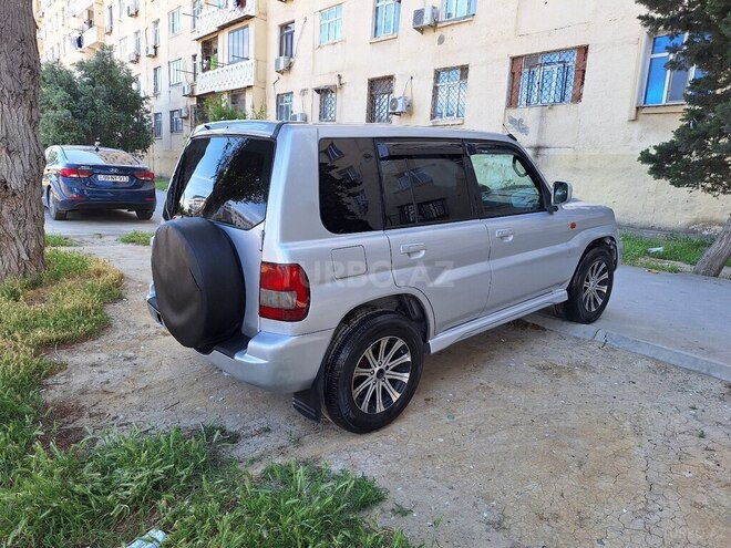 Mitsubishi Pajero io