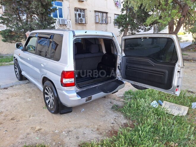 Mitsubishi Pajero io