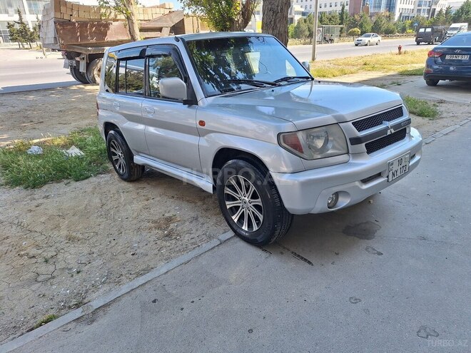 Mitsubishi Pajero io