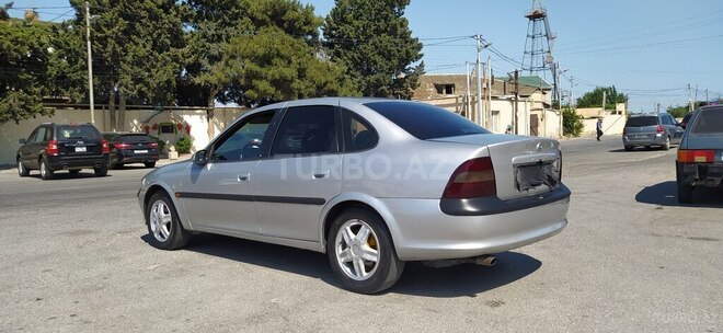 Opel Vectra 1997, 160,000 km - 1.8 l - Bakı