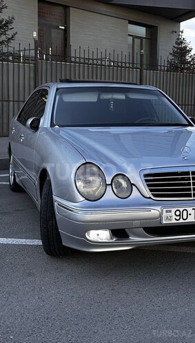 Mercedes E 240