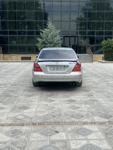 Mercedes E 240