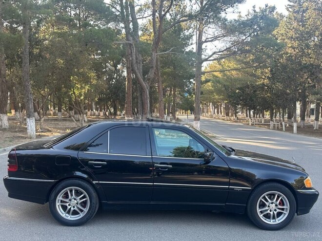 Mercedes C 230